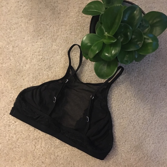 A&F high neck lacy convertible bralette - Picture 5 of 7